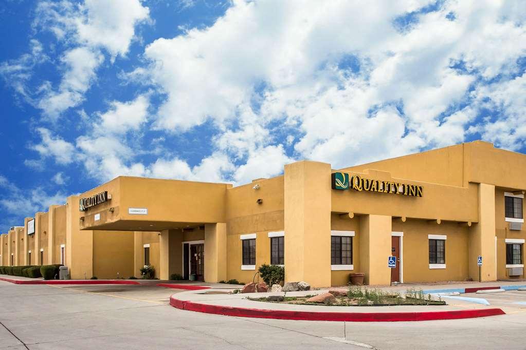Clarion Pointe Winslow I-40 Exterior photo