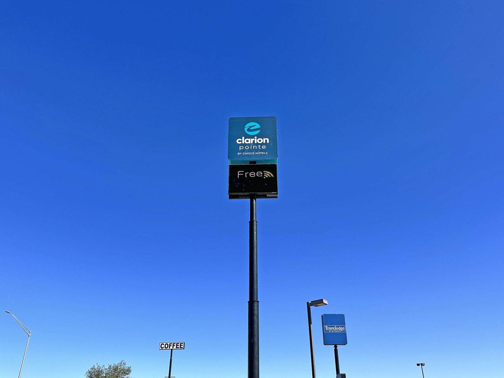 Clarion Pointe Winslow I-40 Exterior photo